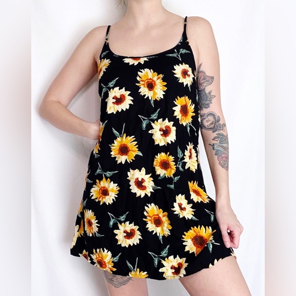 Urban Outfitters Kimchi Blue Sunflower Printed Cami Mini Dress - Picture 7 of 7